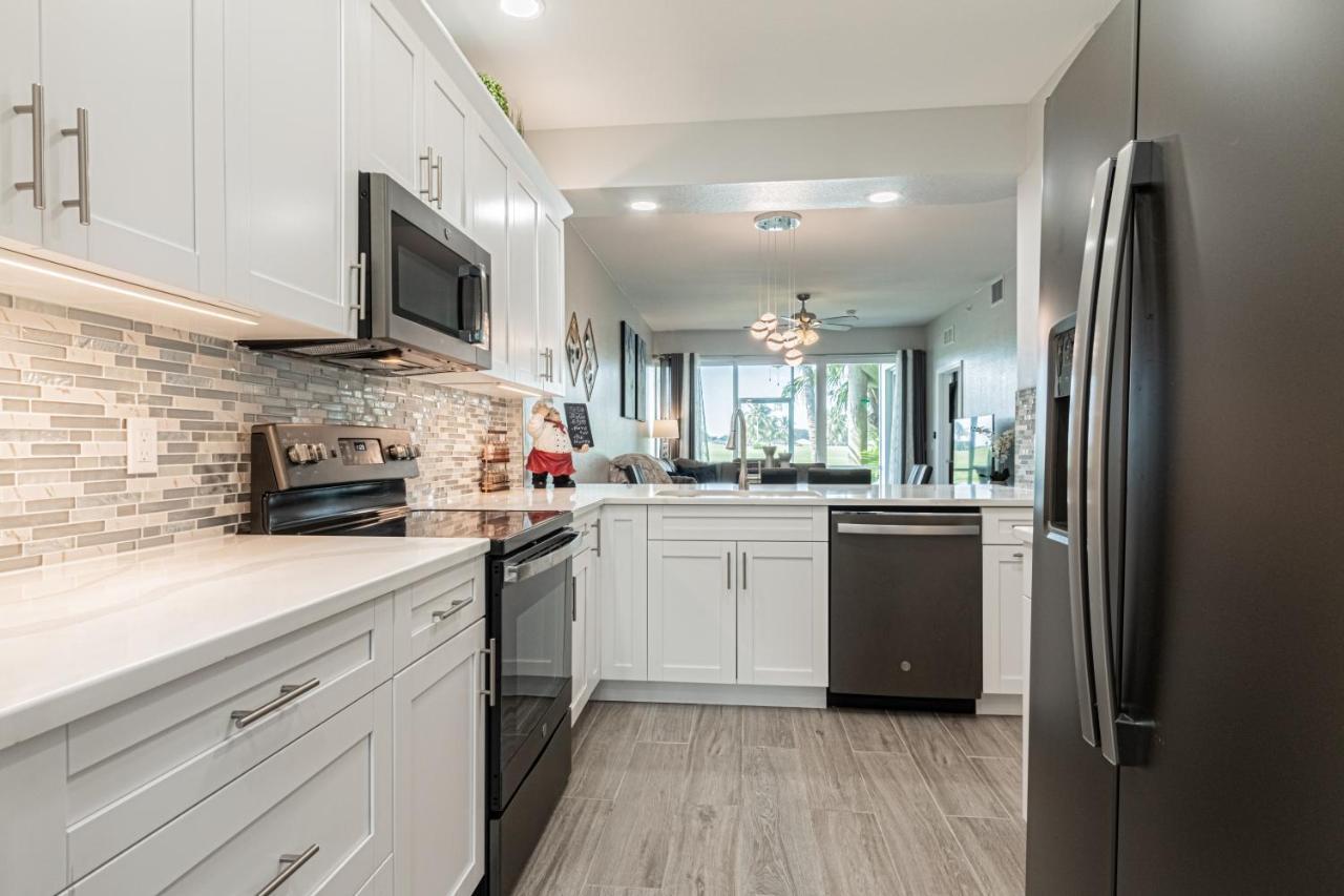 Greenlinks At Lely Luxury White Orchid Fully Renovated Modern 1St Floor 3Bdr Golf Resort Villa Naples Exterior photo
