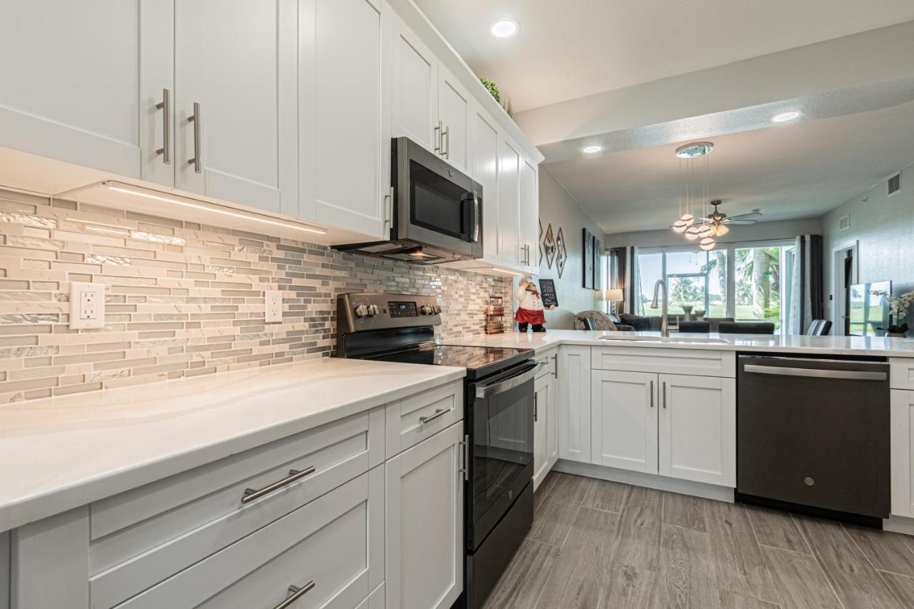 Greenlinks At Lely Luxury White Orchid Fully Renovated Modern 1St Floor 3Bdr Golf Resort Villa Naples Exterior photo
